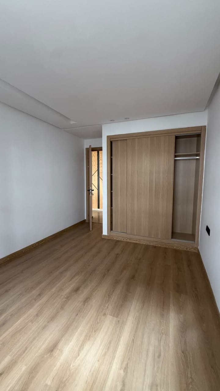 À louer, appartement 81 m² Hay riad